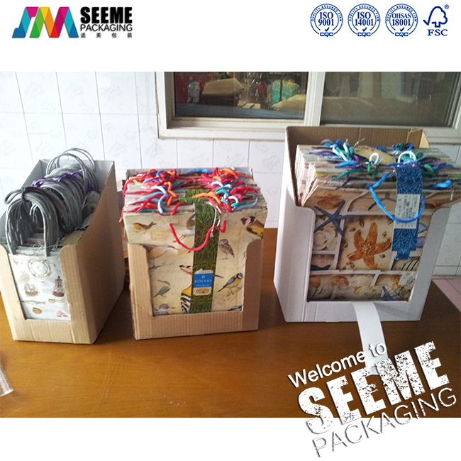 圣诞节礼品袋与展示盒