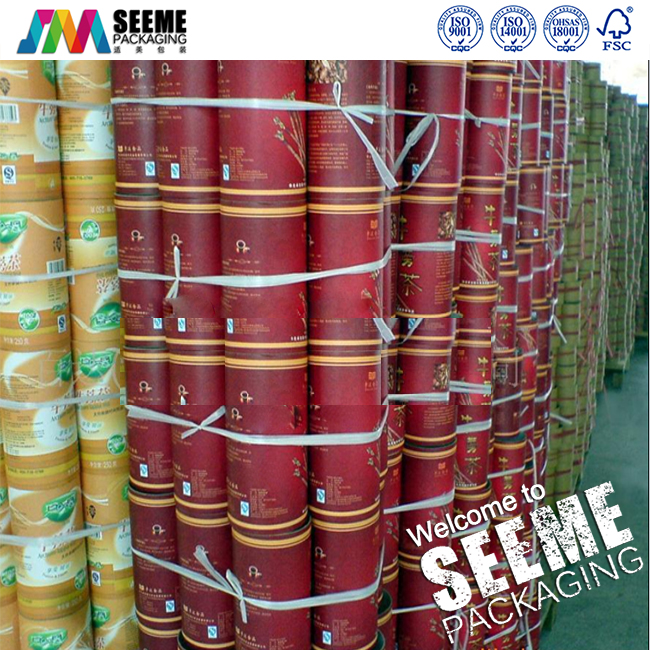 准备出货的纸筒